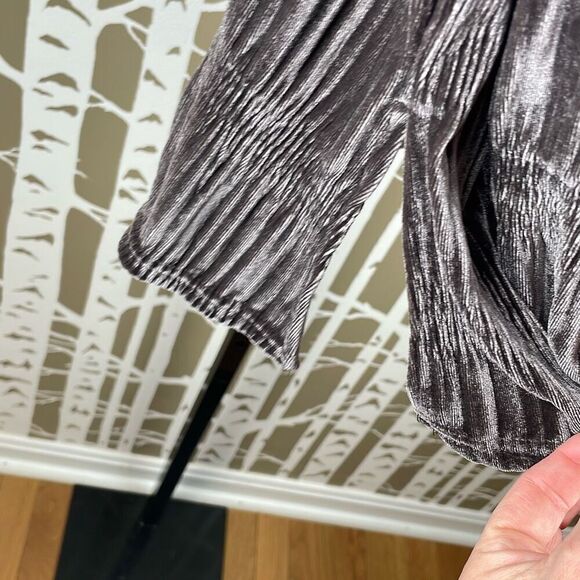 Shirred Velour Button Front Top Cocoa Brown M - Picture 7 of 12